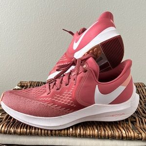 Mauve nike zoom sneakers